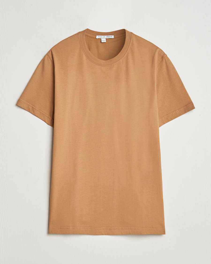 Homme | T-shirts | Tiger of Sweden | Dillan Crew Neck T-Shirt Warm Forest