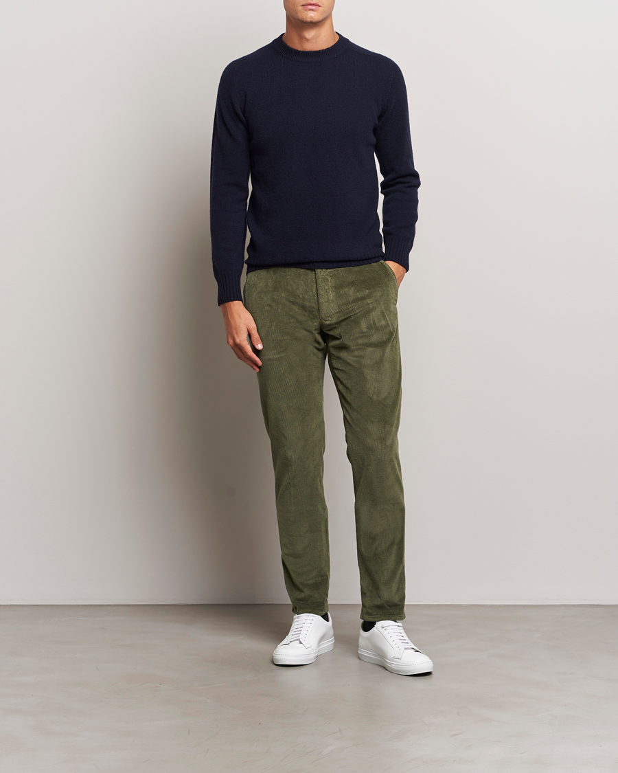 Homme | Pantalons | Incotex | Slim Fit Leisure Cord Slacks Dark Green