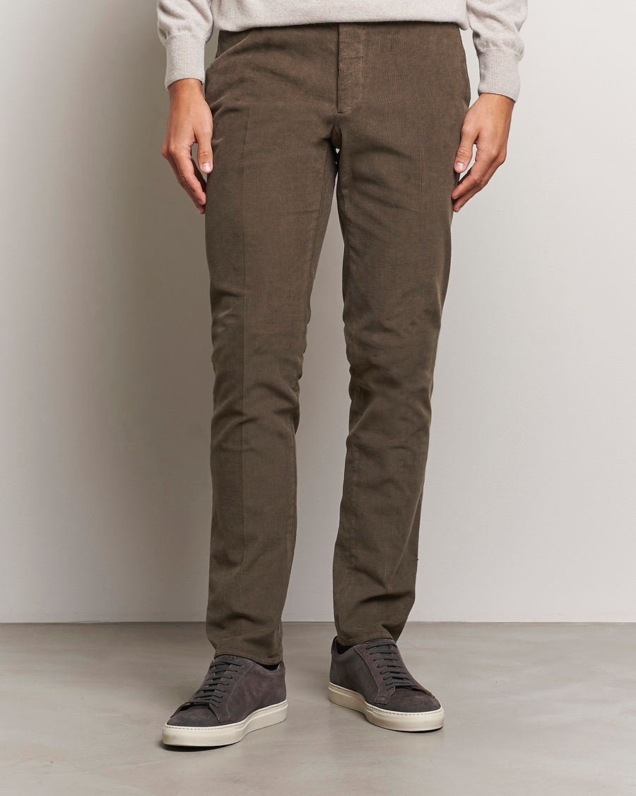 Homme | Pantalons | Incotex | Slim Fit Baby Corduroy Trousers Brown