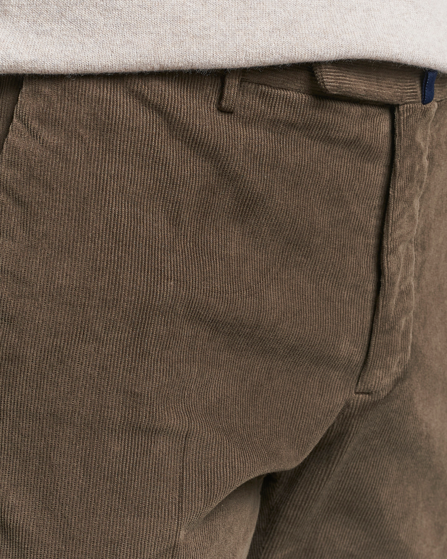 Homme | Pantalons | Incotex | Slim Fit Baby Corduroy Trousers Brown