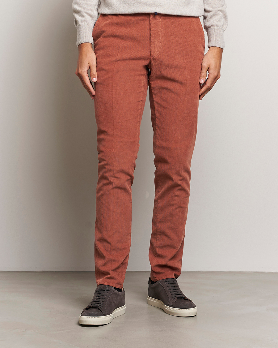 Homme | Pantalons | Incotex | Slim Fit Baby Corduroy Trousers Vintage Red