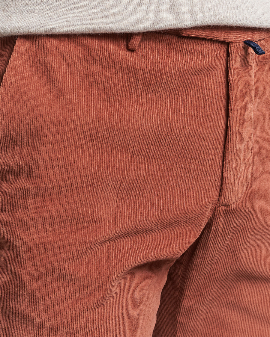 Homme | Pantalons | Incotex | Slim Fit Baby Corduroy Trousers Vintage Red