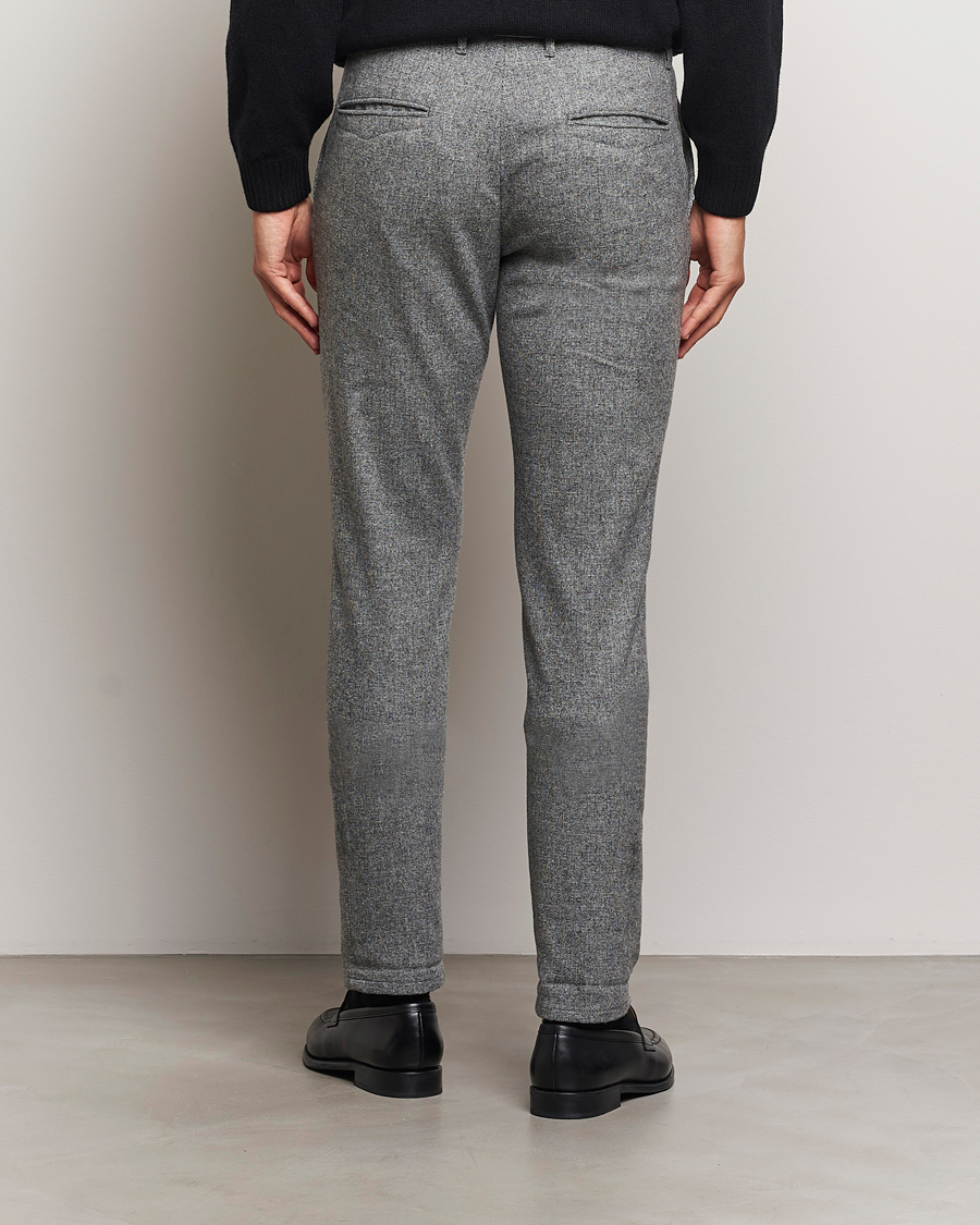 Homme | Pantalons | Incotex | Slim Fit Washed Wool Stretch Slacks Light Grey