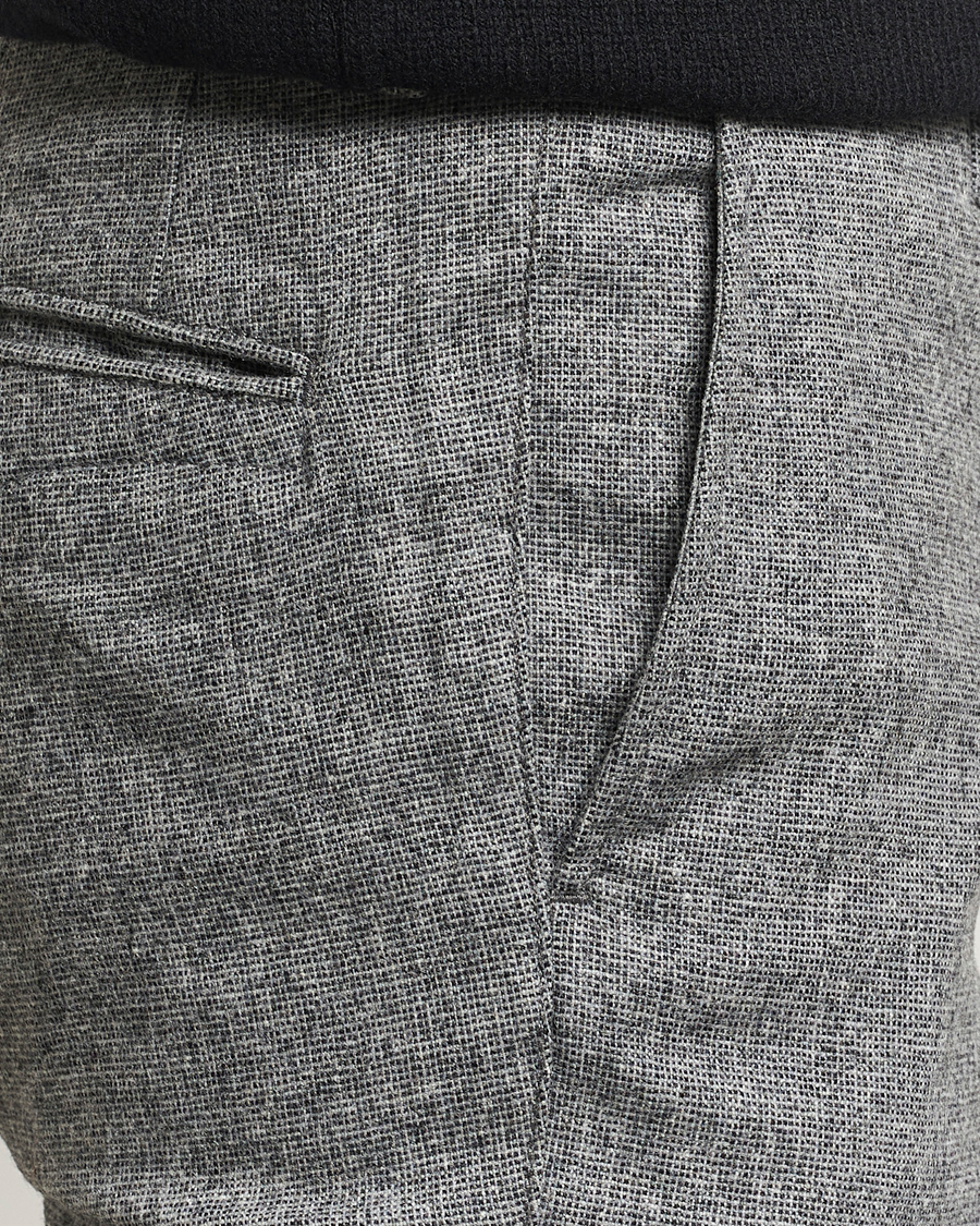 Homme | Pantalons | Incotex | Slim Fit Washed Wool Stretch Slacks Light Grey