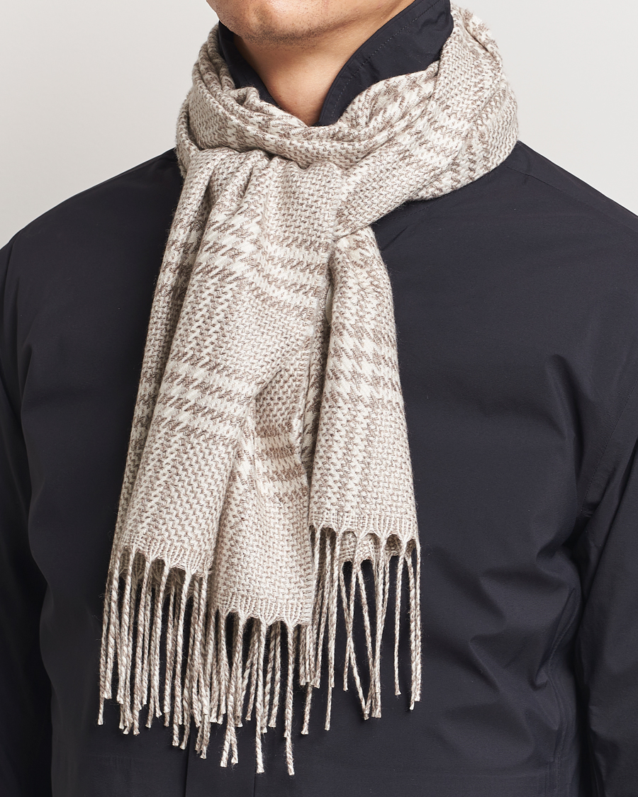 Homme | Piacenza Cashmere Cashmere/Silk Houndstooth Scarf Light Beige | Piacenza Cashmere | Cashmere/Silk Houndstooth Scarf Light Beige