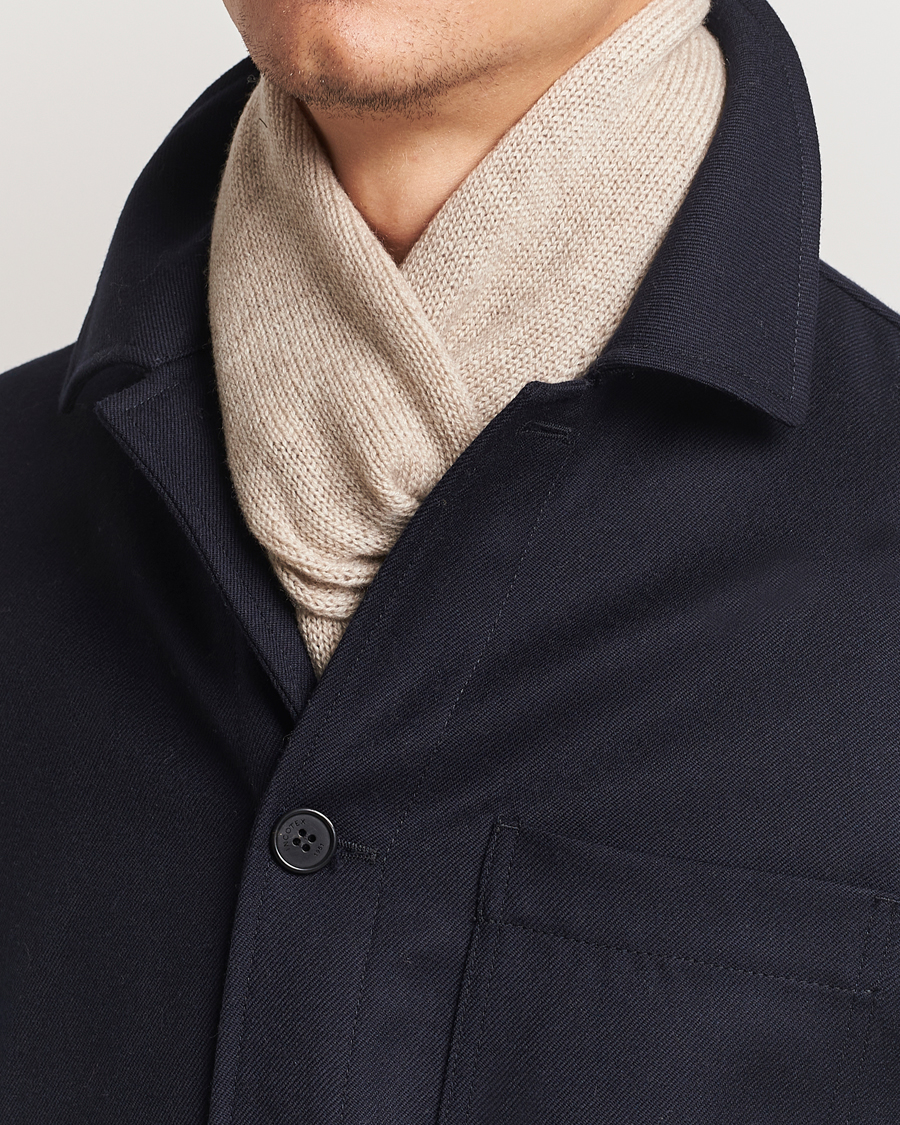 Homme | Piacenza Cashmere Short Loop Cashmere Scarf Light Beige | Piacenza Cashmere | Short Loop Cashmere Scarf Light Beige