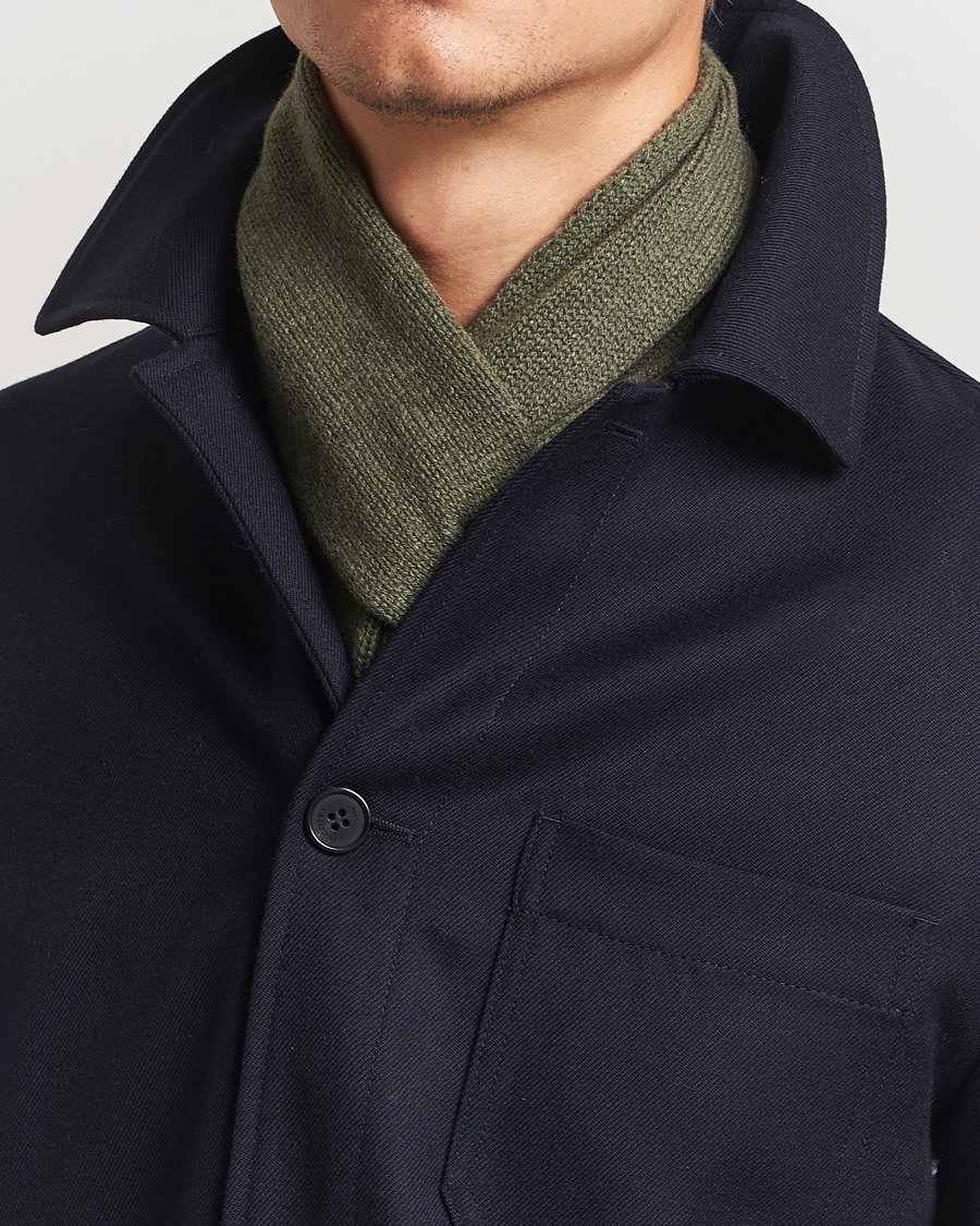 Homme | Piacenza Cashmere Short Loop Cashmere Scarf Olive | Piacenza Cashmere | Short Loop Cashmere Scarf Olive