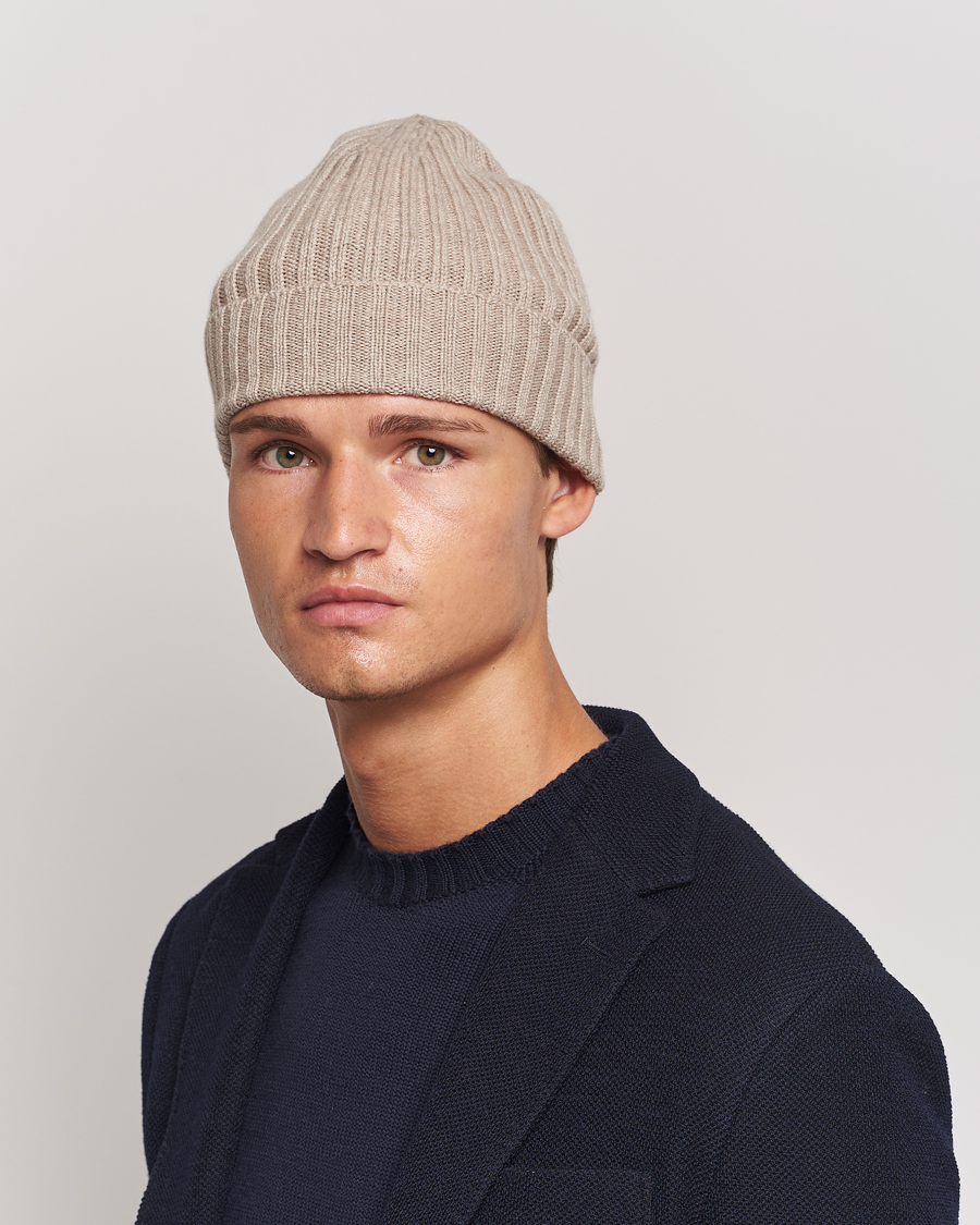 Homme | Piacenza Cashmere Ribbed Cashmere Beanie Light Beige | Piacenza Cashmere | Ribbed Cashmere Beanie Light Beige