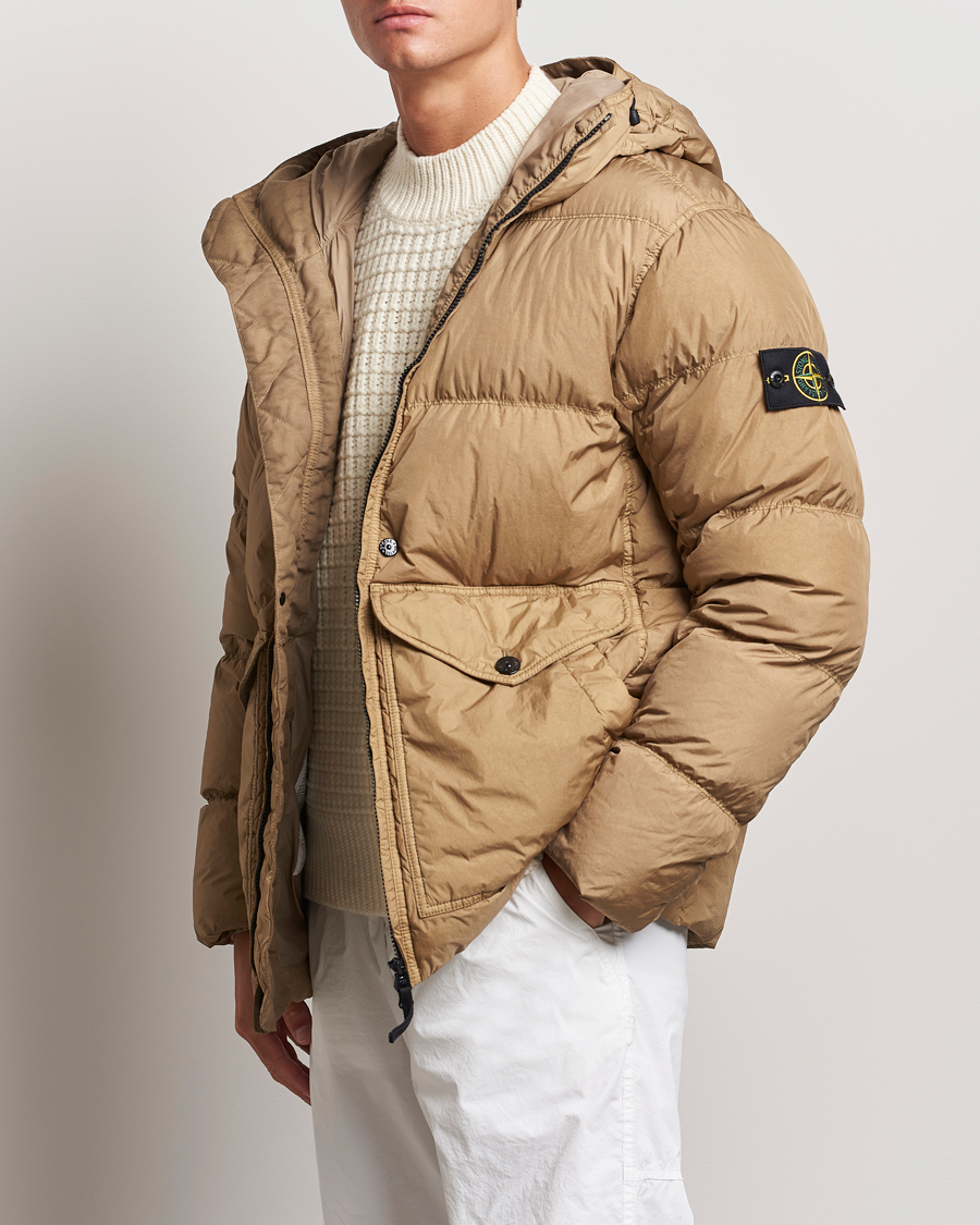 Homme | Manteaux Et Vestes | Stone Island | Garment Dyed Recycled Nylon Down Hooded Jacket Biscuit