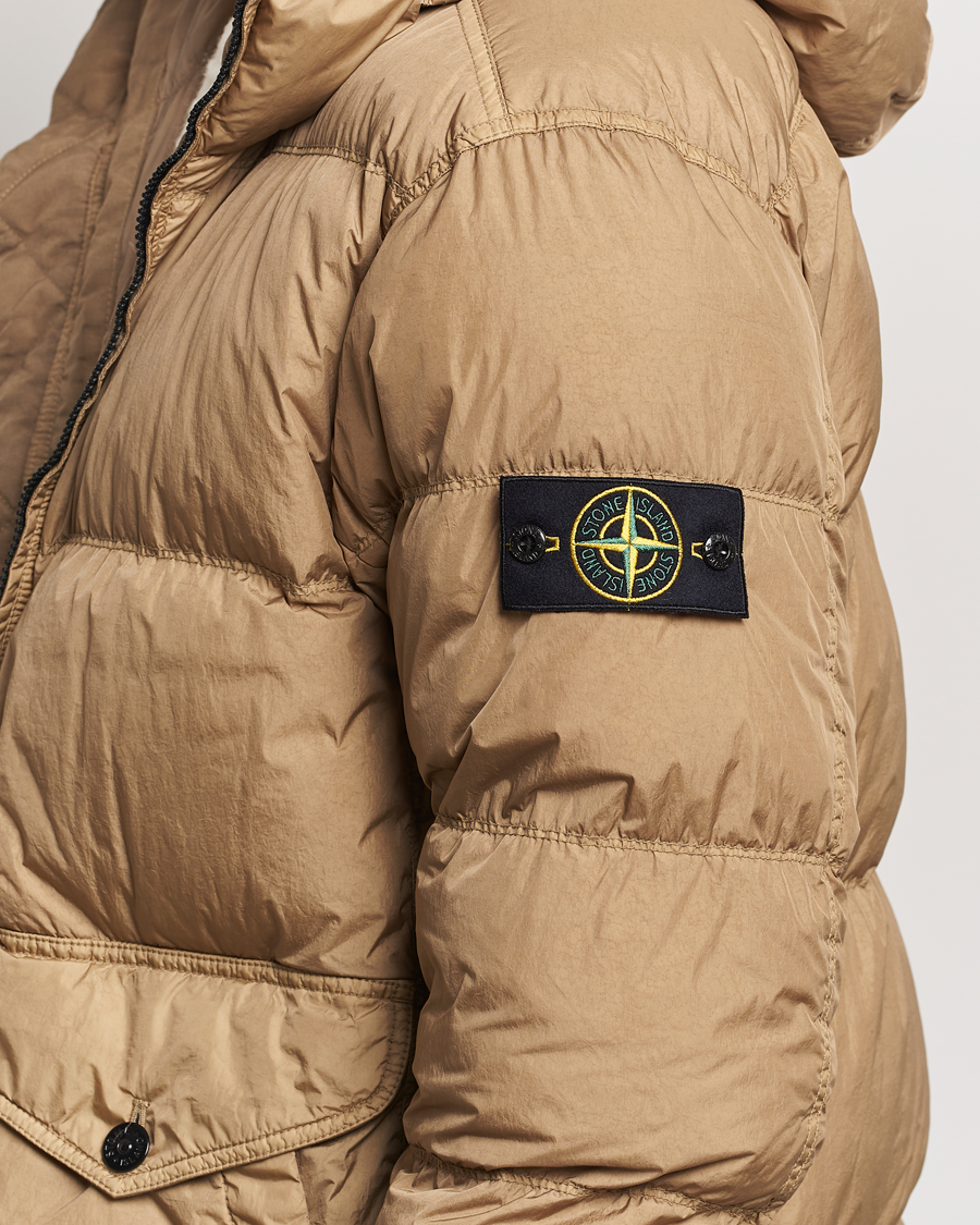 Homme | Manteaux Et Vestes | Stone Island | Garment Dyed Recycled Nylon Down Hooded Jacket Biscuit