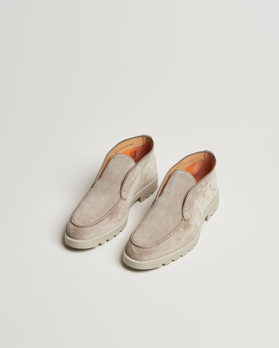 Homme | Santoni Open Chukka Boot Taupe Suede | Santoni | Open Chukka Boot Taupe Suede