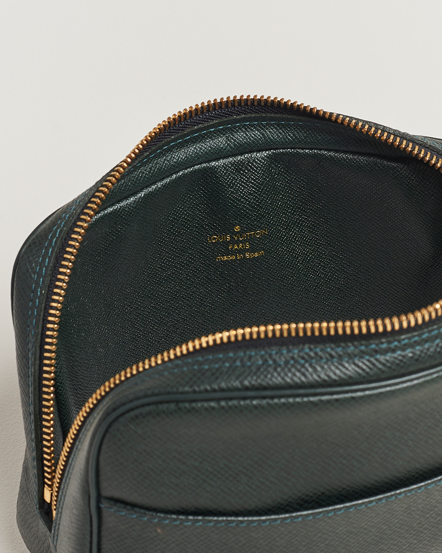 Homme | Louis Vuitton Pre-Owned Pochette Accessoir Washbag Green | Louis Vuitton Pre-Owned | Pochette Accessoir Washbag Green