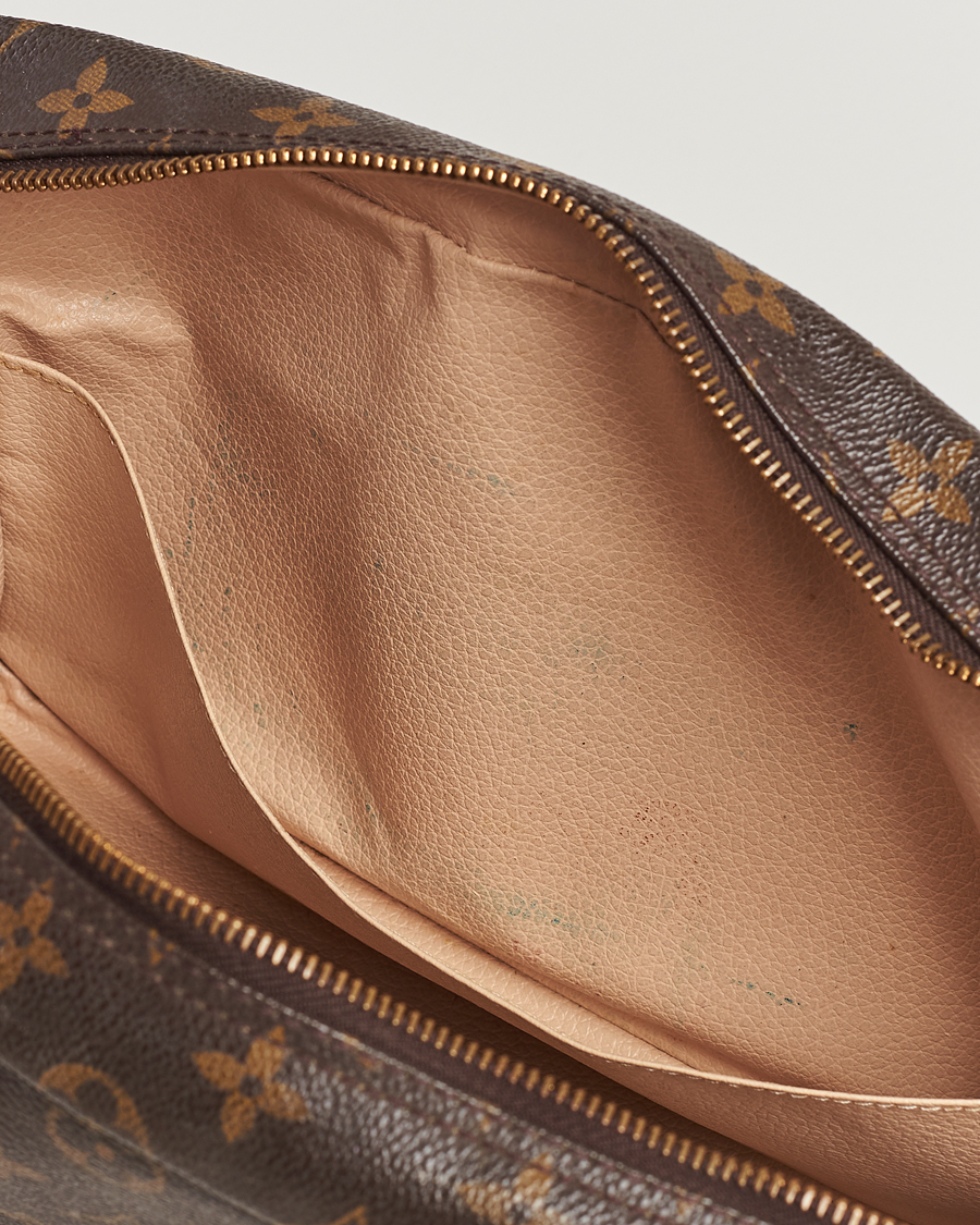 Homme | Louis Vuitton Pre-Owned Trousse de Toilette Washbag Monogram | Louis Vuitton Pre-Owned | Trousse de Toilette Washbag Monogram