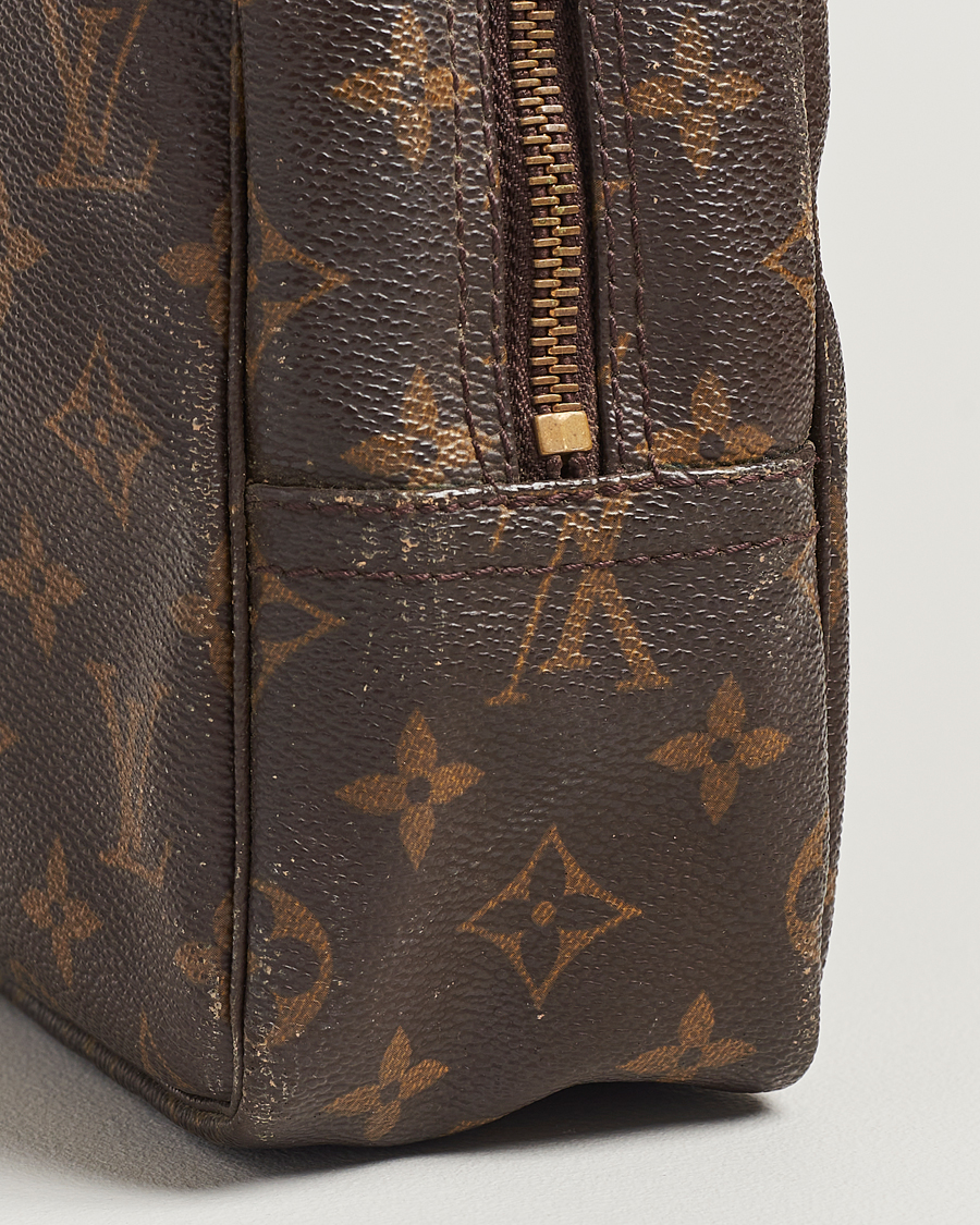 Homme | Louis Vuitton Pre-Owned Trousse de Toilette Washbag Monogram | Louis Vuitton Pre-Owned | Trousse de Toilette Washbag Monogram