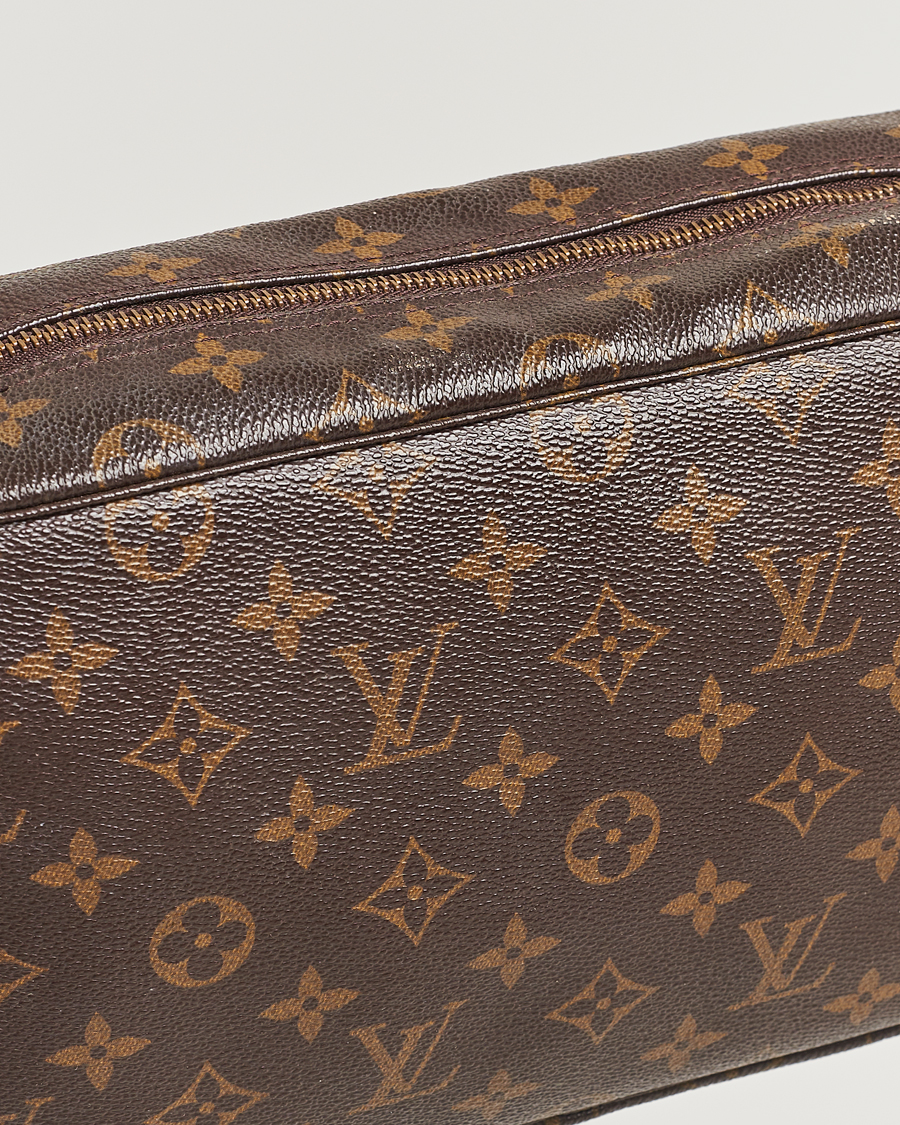 Homme | Louis Vuitton Pre-Owned Trousse de Toilette Washbag Monogram | Louis Vuitton Pre-Owned | Trousse de Toilette Washbag Monogram