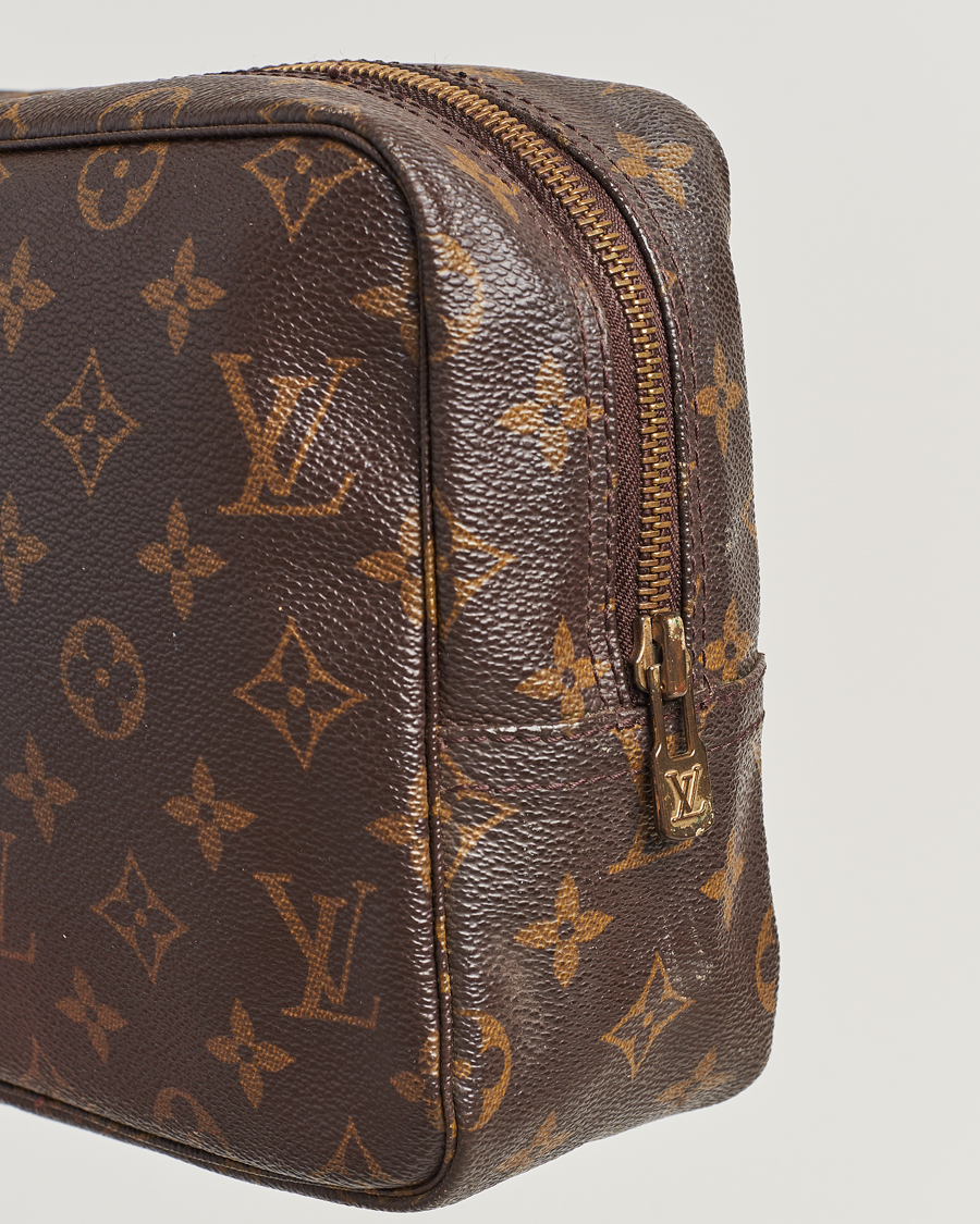 Homme | Louis Vuitton Pre-Owned Trousse de Toilette Washbag Monogram | Louis Vuitton Pre-Owned | Trousse de Toilette Washbag Monogram