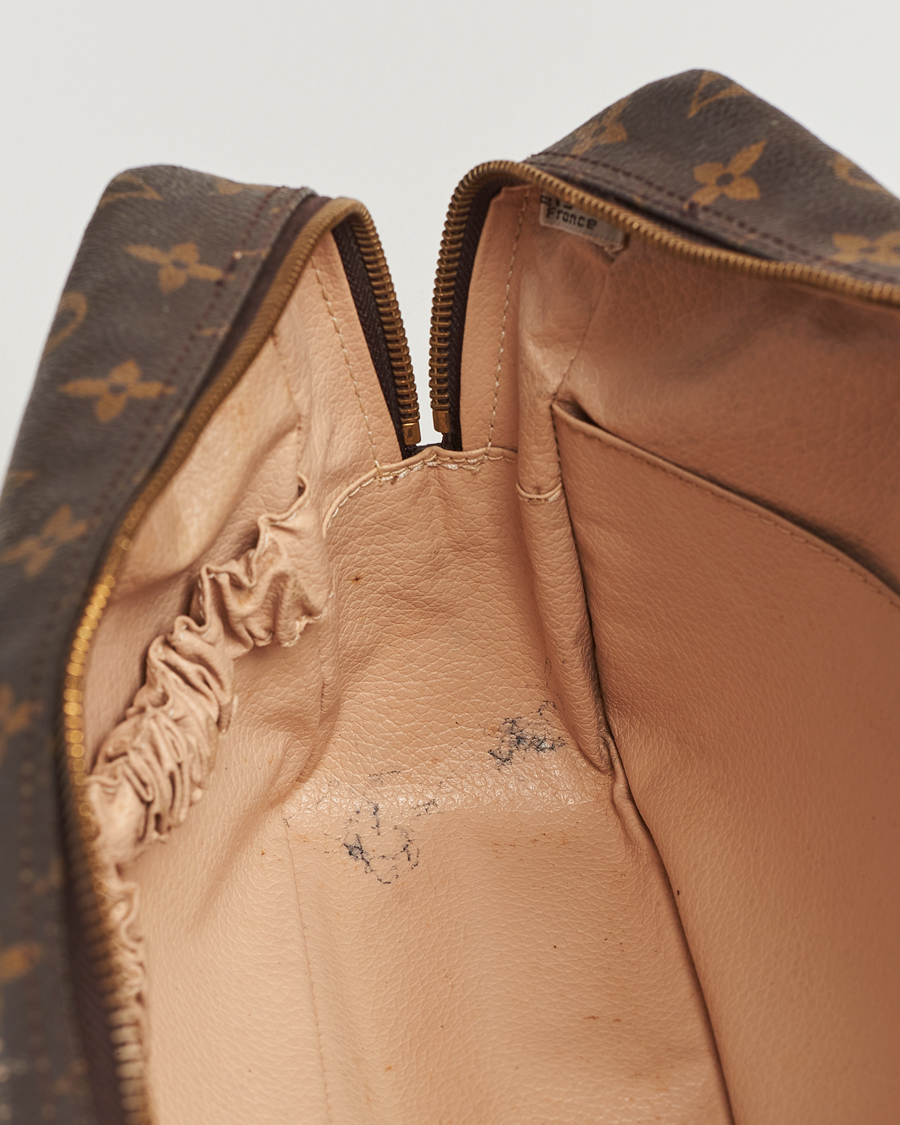 Homme | Louis Vuitton Pre-Owned Trousse de Toilette Washbag Monogram | Louis Vuitton Pre-Owned | Trousse de Toilette Washbag Monogram