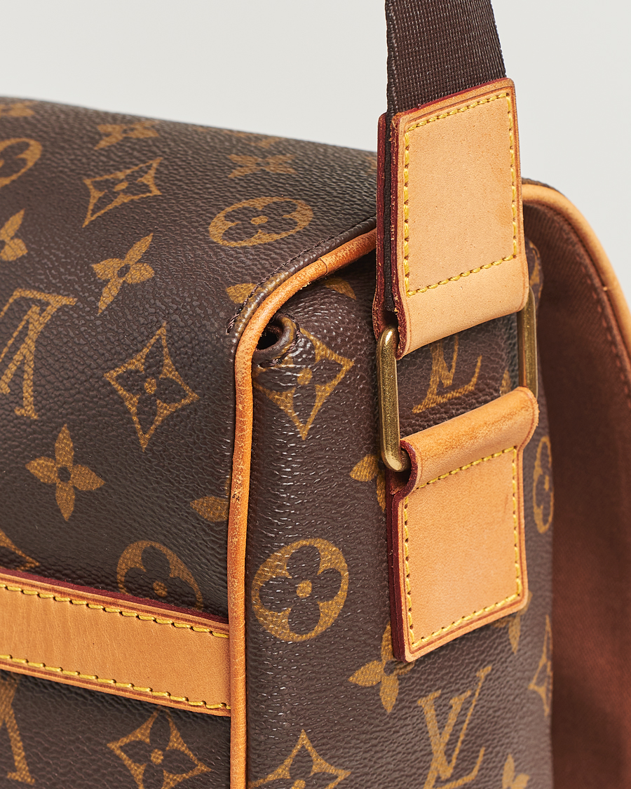 Homme | Louis Vuitton Pre-Owned Abbesses Messenger Bag Monogram | Louis Vuitton Pre-Owned | Abbesses Messenger Bag Monogram