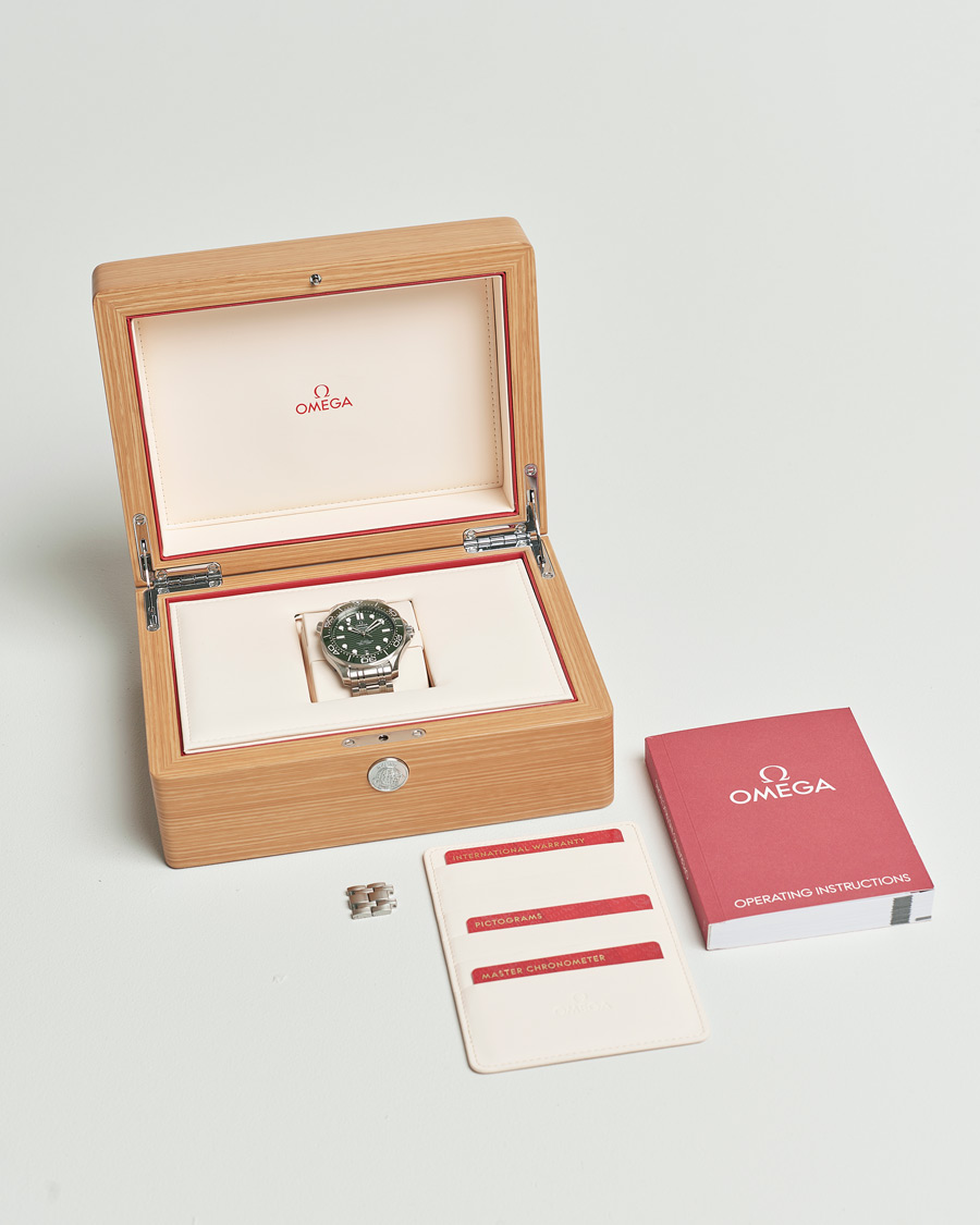 Homme | Omega Pre-Owned Seamaster Diver 300M Green | Omega Pre-Owned | Seamaster Diver 300M Green