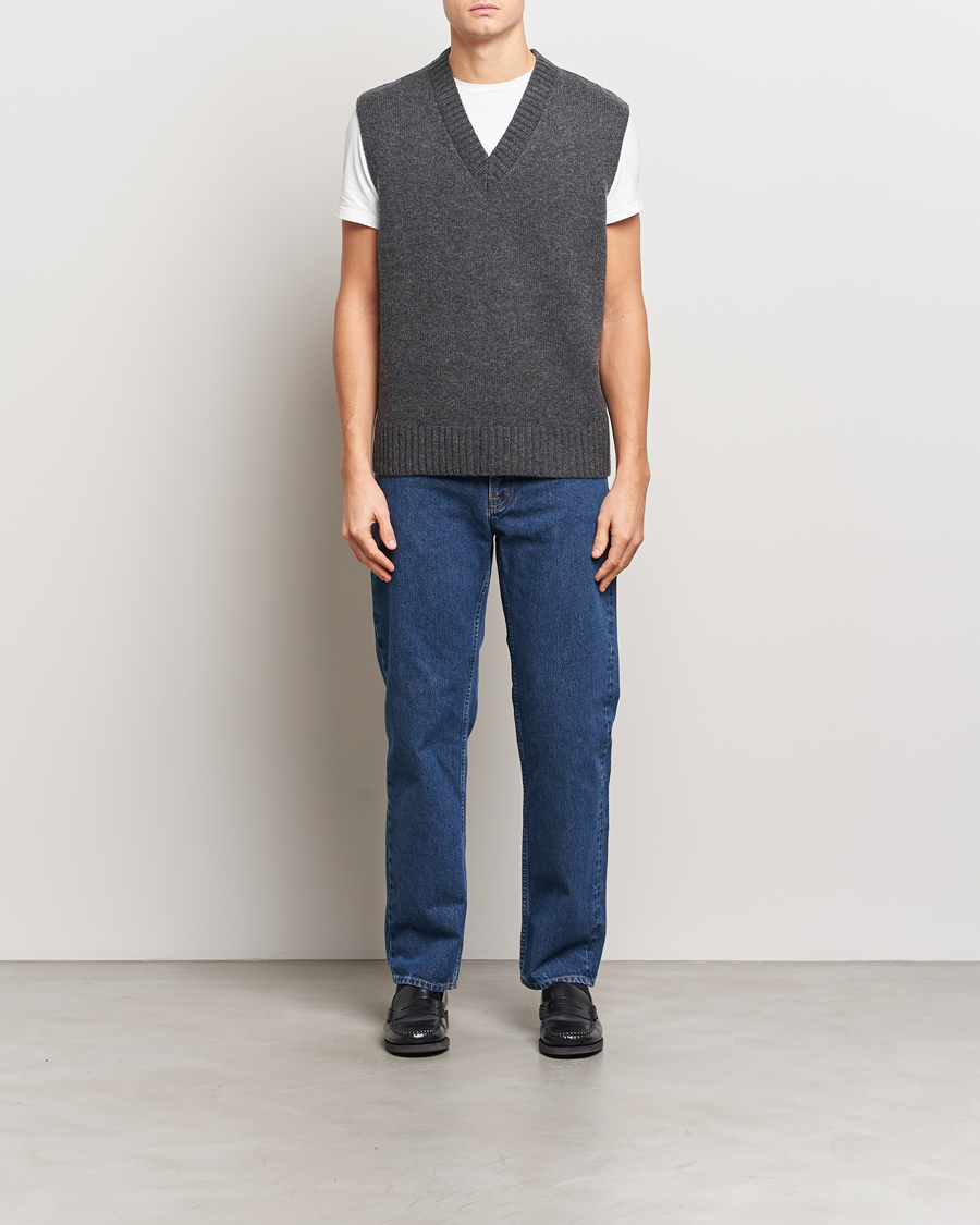 Homme | Pulls Et Tricots | A Day's March | Wigtown Lambswool V-Neck Vest Charcoal