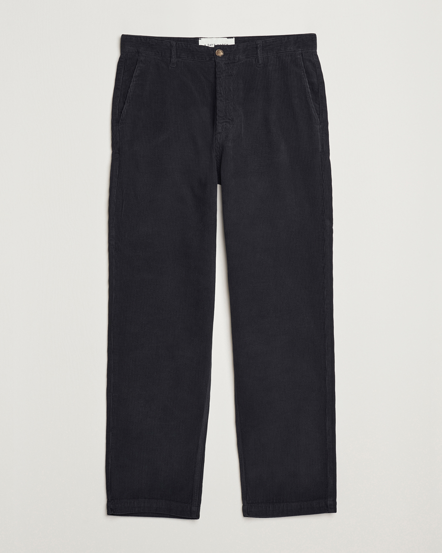 Homme | Pantalons | A Day's March | Redwood Corduroy Trousers Black