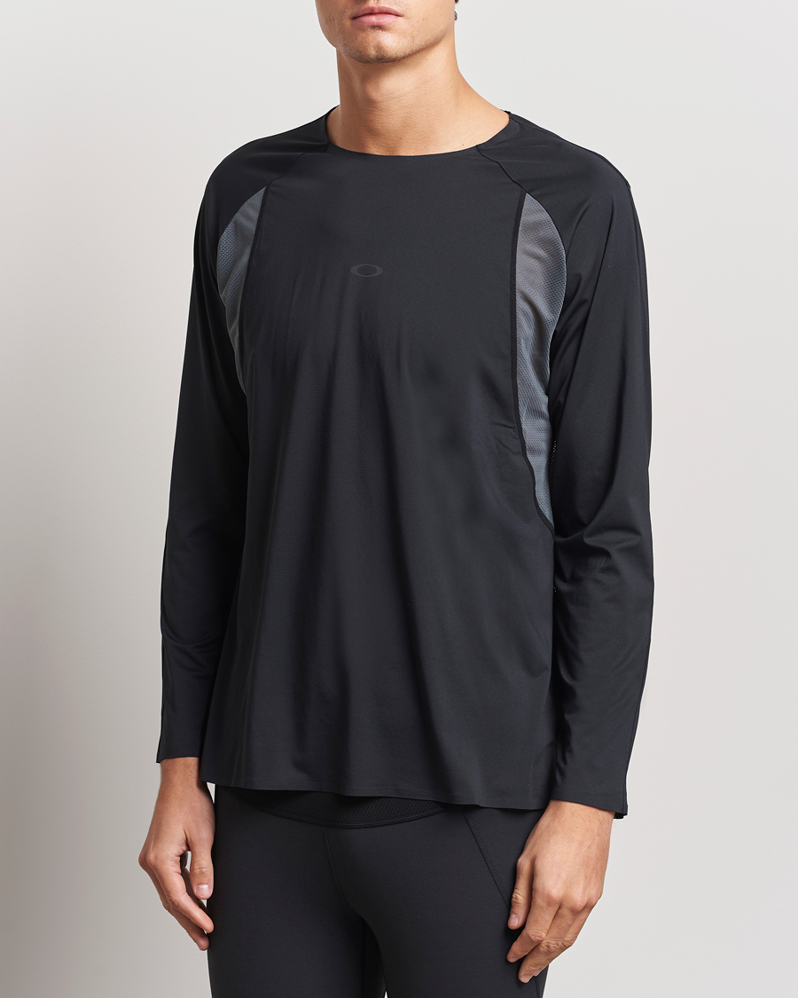 Homme | T-shirts | Oakley | Pursuit Pro Long Sleeve T-Shirt Blackout