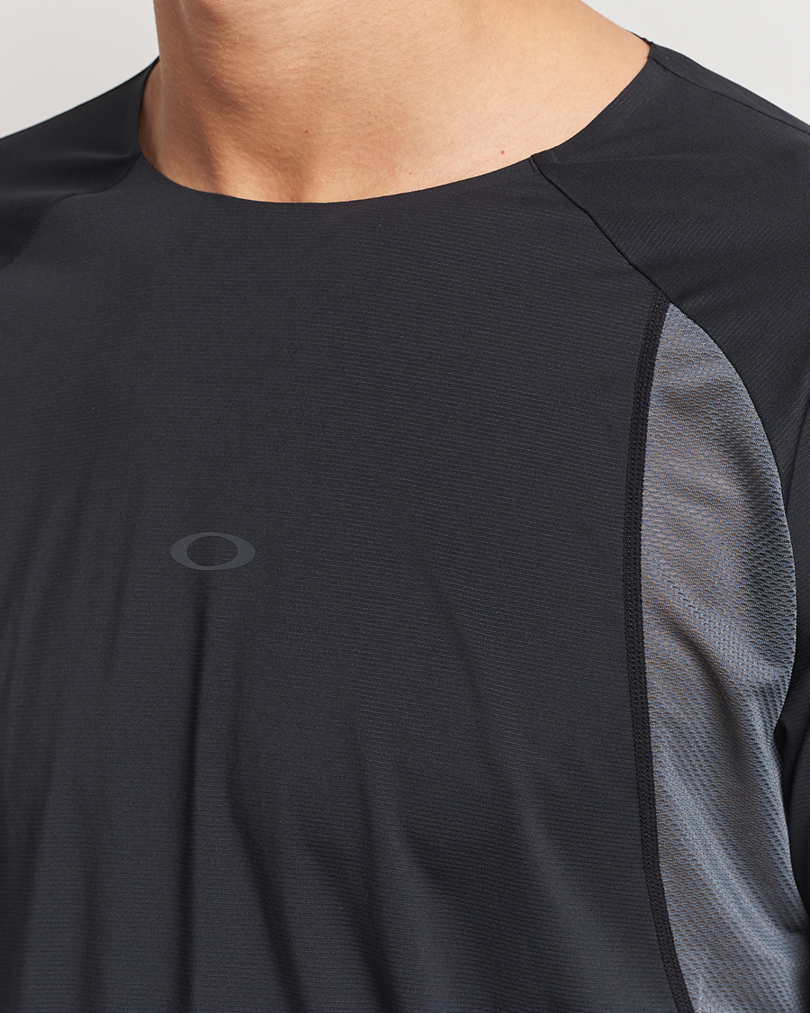 Homme | T-shirts | Oakley | Pursuit Pro Long Sleeve T-Shirt Blackout