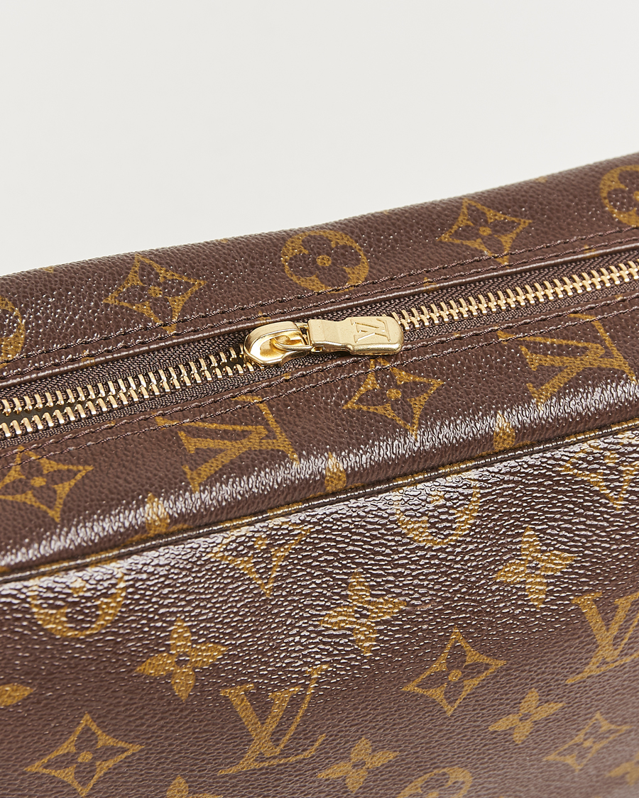 Homme | Louis Vuitton Pre-Owned Trousse Toilette 28 Bag Monogram  | Louis Vuitton Pre-Owned | Trousse Toilette 28 Bag Monogram 