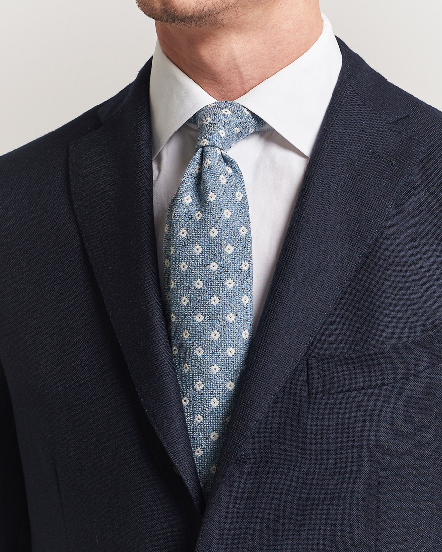 Homme | Amanda Christensen Silk/Cotton Bourette 8cm Tie Sky Blue | Amanda Christensen | Silk/Cotton Bourette 8cm Tie Sky Blue