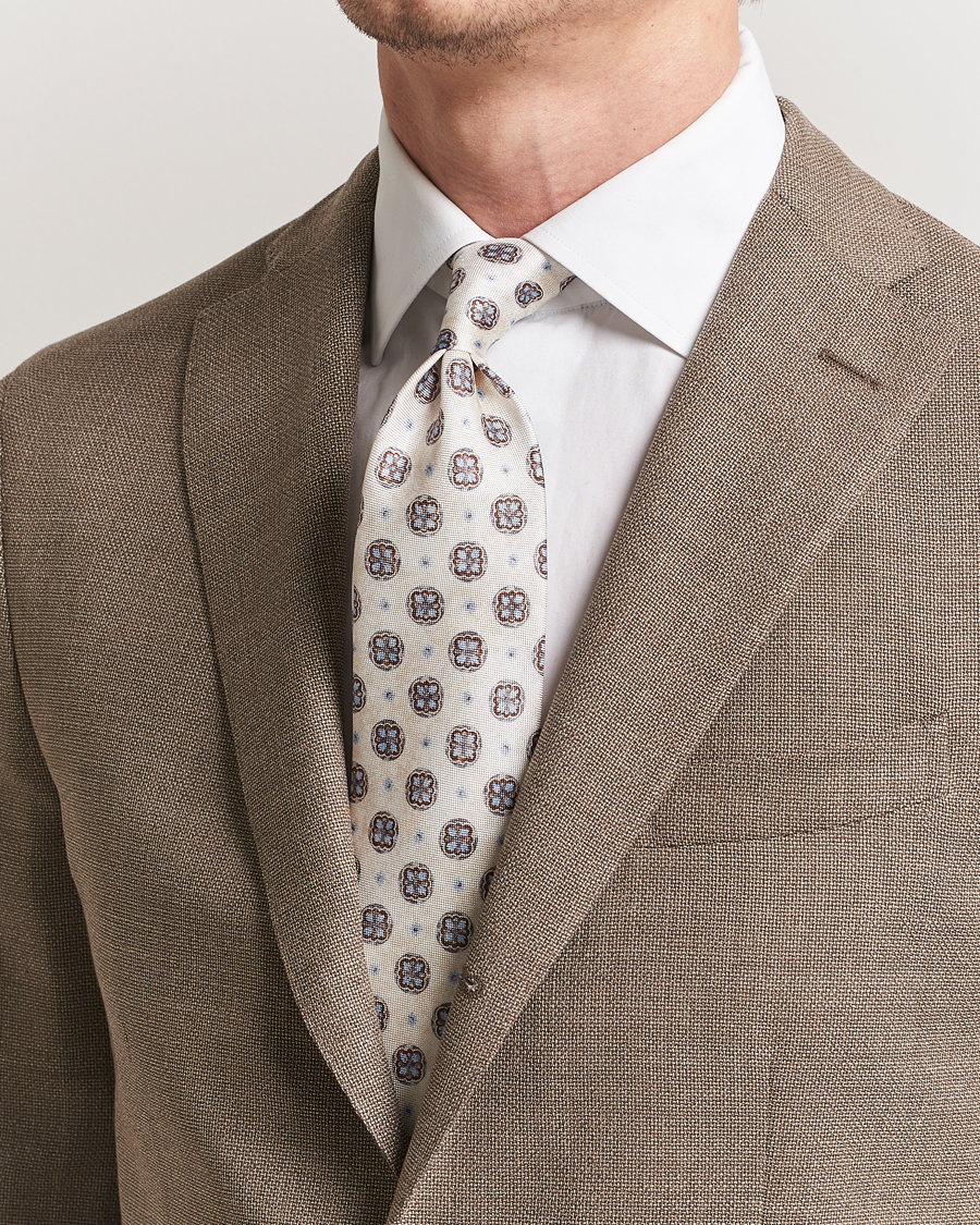 Homme | Amanda Christensen Silk Oxford Printed Flower 8cm Tie Cream | Amanda Christensen | Silk Oxford Printed Flower 8cm Tie Cream