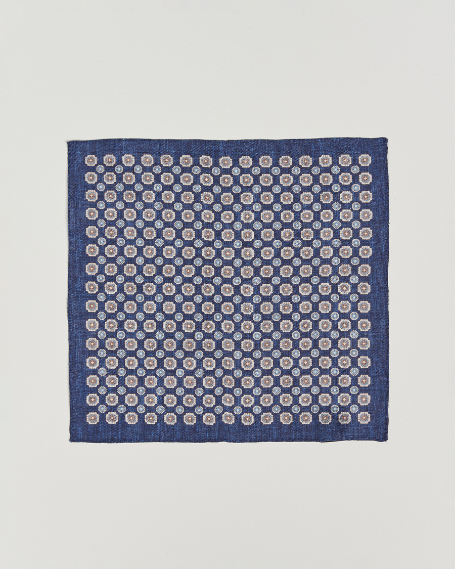Homme | Amanda Christensen Linen Printed Medallion Pocket Square Navy | Amanda Christensen | Linen Printed Medallion Pocket Square Navy