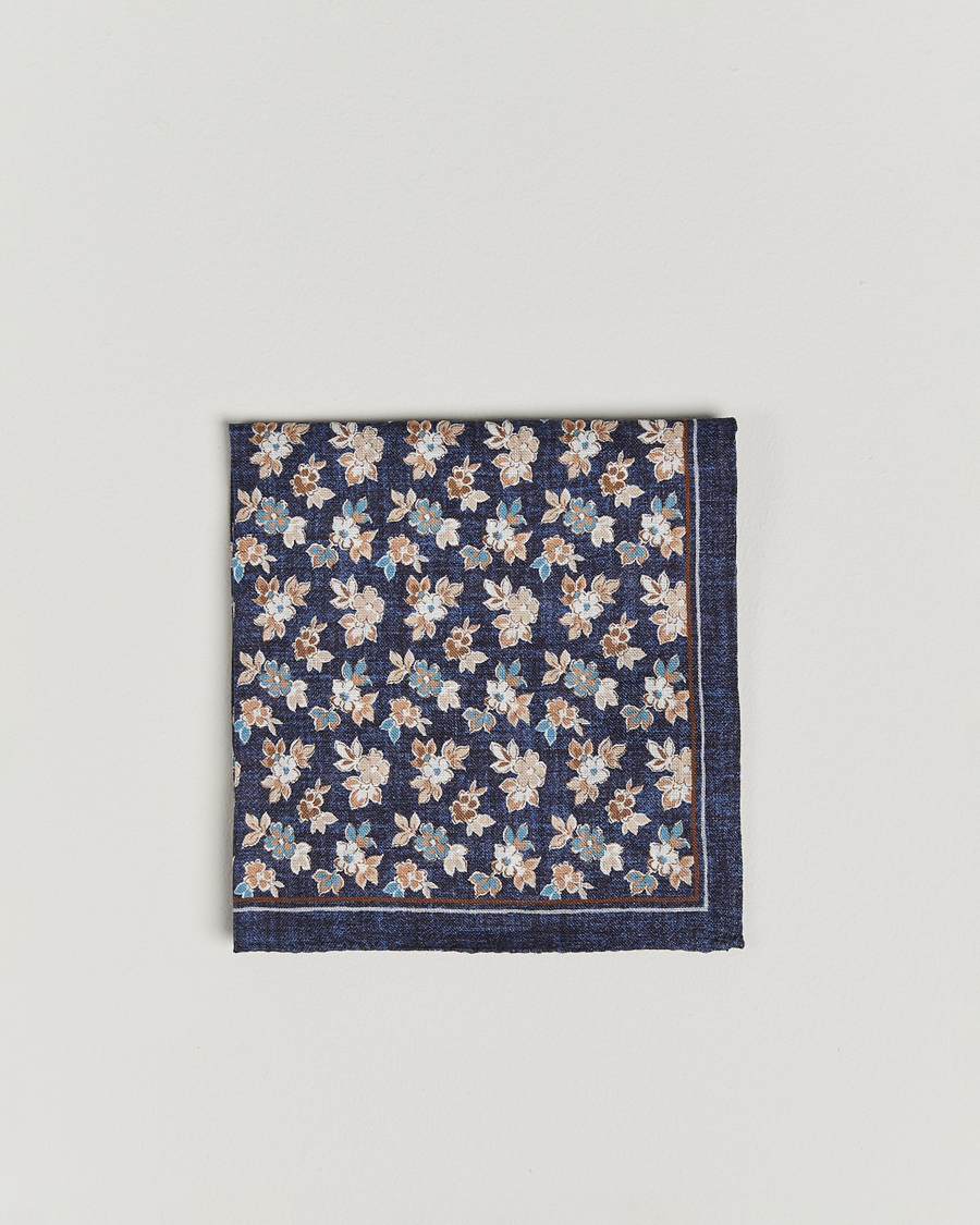 Homme | Amanda Christensen Linen Printed Flower Pocket Square Navy | Amanda Christensen | Linen Printed Flower Pocket Square Navy