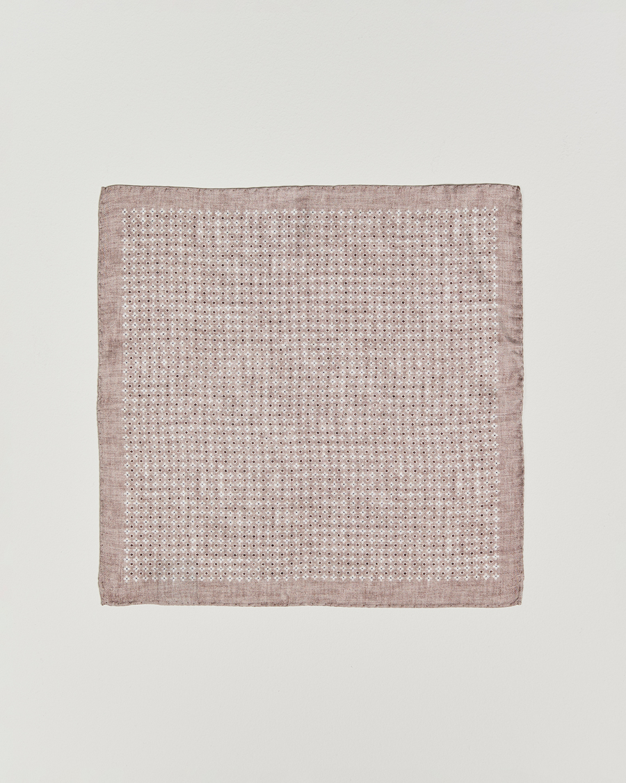 Homme | Amanda Christensen Silk Twill Printed Flower Pocket Square Sand | Amanda Christensen | Silk Twill Printed Flower Pocket Square Sand