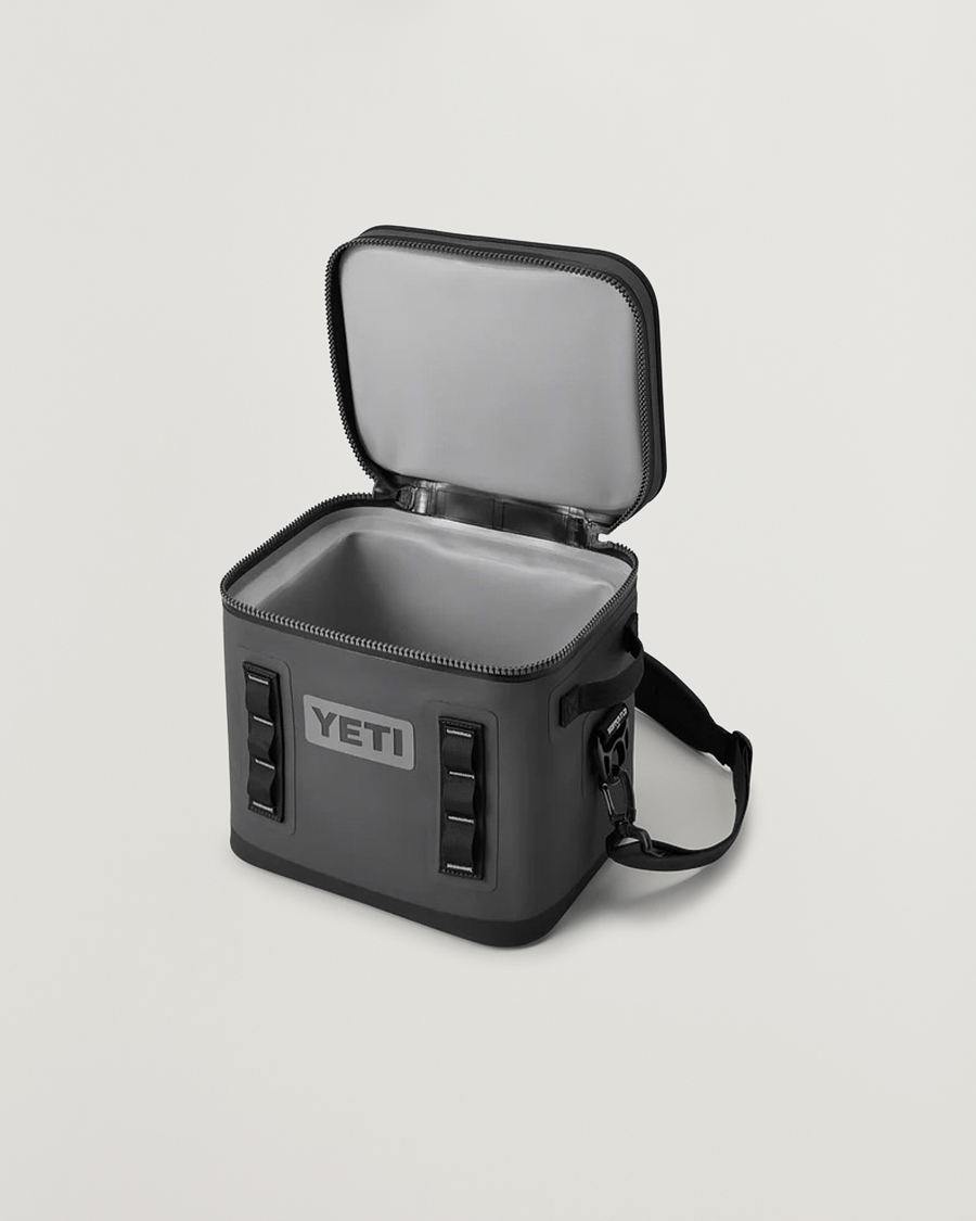 Homme | Outdoor living | YETI | Hopper Flip 12 Soft Cooler Charcoal