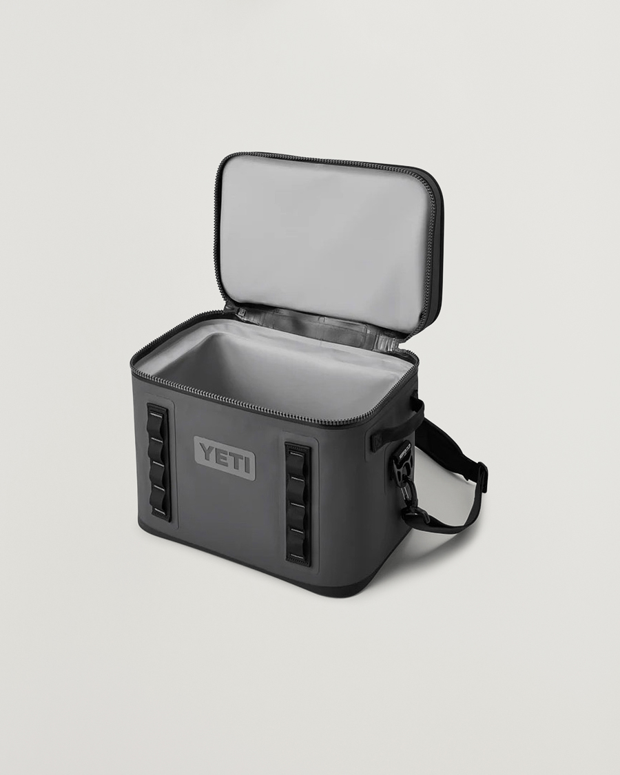 Homme | Outdoor living | YETI | Hopper Flip 18 Soft Cooler Charcoal