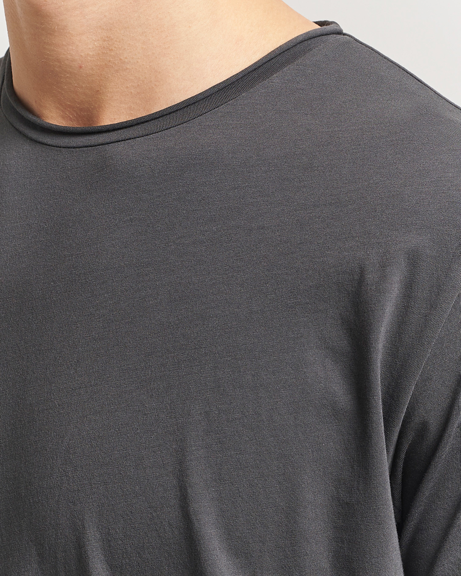 Homme | T-shirts | Filippa K | Roll Neck Crew Neck T-Shirt Charcoal Grey