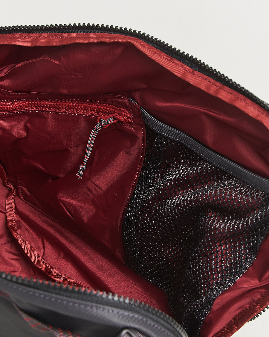 Homme | Klättermusen Gaut Messenger bag Raven | Klättermusen | Gaut Messenger bag Raven