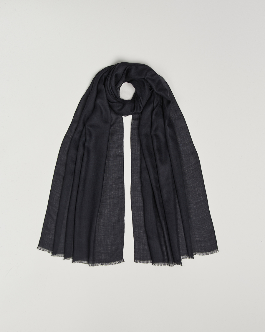 Homme | Piacenza Cashmere Chic Cashmere Scarf Navy | Piacenza Cashmere | Chic Cashmere Scarf Navy