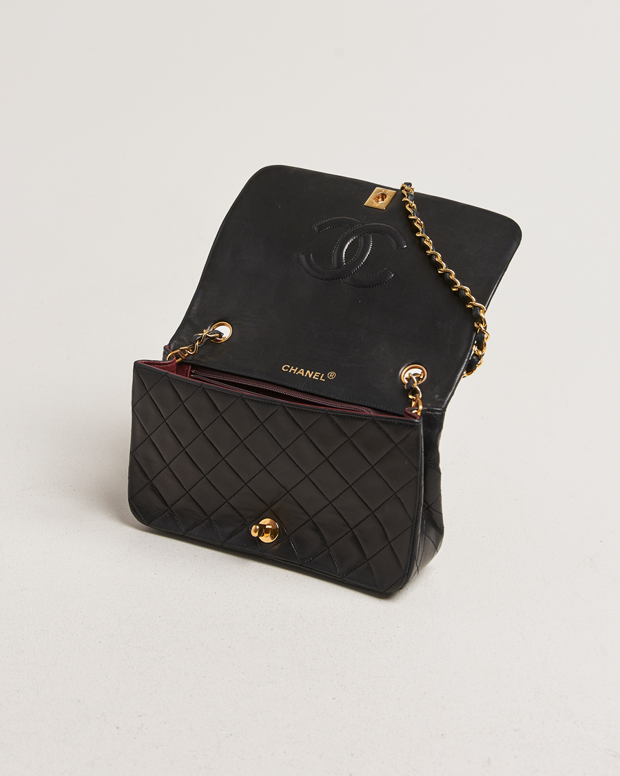 Homme | Chanel Pre-Owned Matelassé Single Full Flap Bag Black | Chanel Pre-Owned | Matelassé Single Full Flap Bag Black