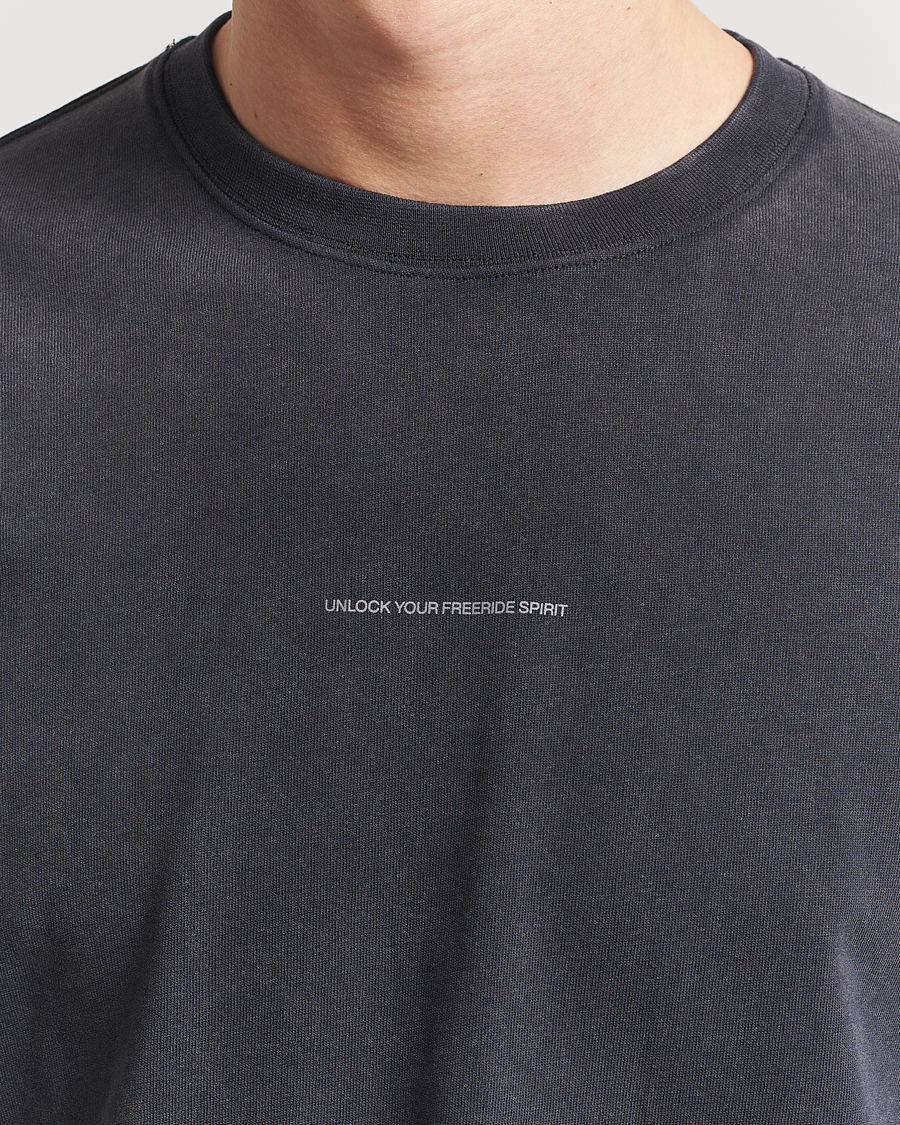 Homme | T-shirts | Peak Performance | Graphic Long Sleeve T-Shirt Black