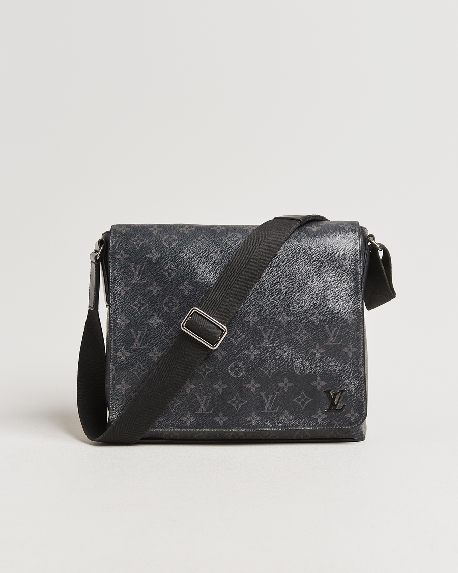 Homme | Louis Vuitton Pre-Owned District MM Bag Monogram Eclipse | Louis Vuitton Pre-Owned | District MM Bag Monogram Eclipse