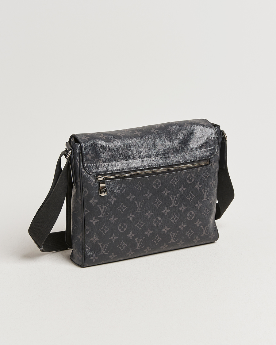 Homme | Louis Vuitton Pre-Owned District MM Bag Monogram Eclipse | Louis Vuitton Pre-Owned | District MM Bag Monogram Eclipse