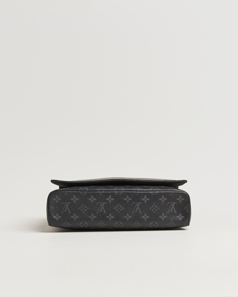 Homme | Louis Vuitton Pre-Owned District MM Bag Monogram Eclipse | Louis Vuitton Pre-Owned | District MM Bag Monogram Eclipse