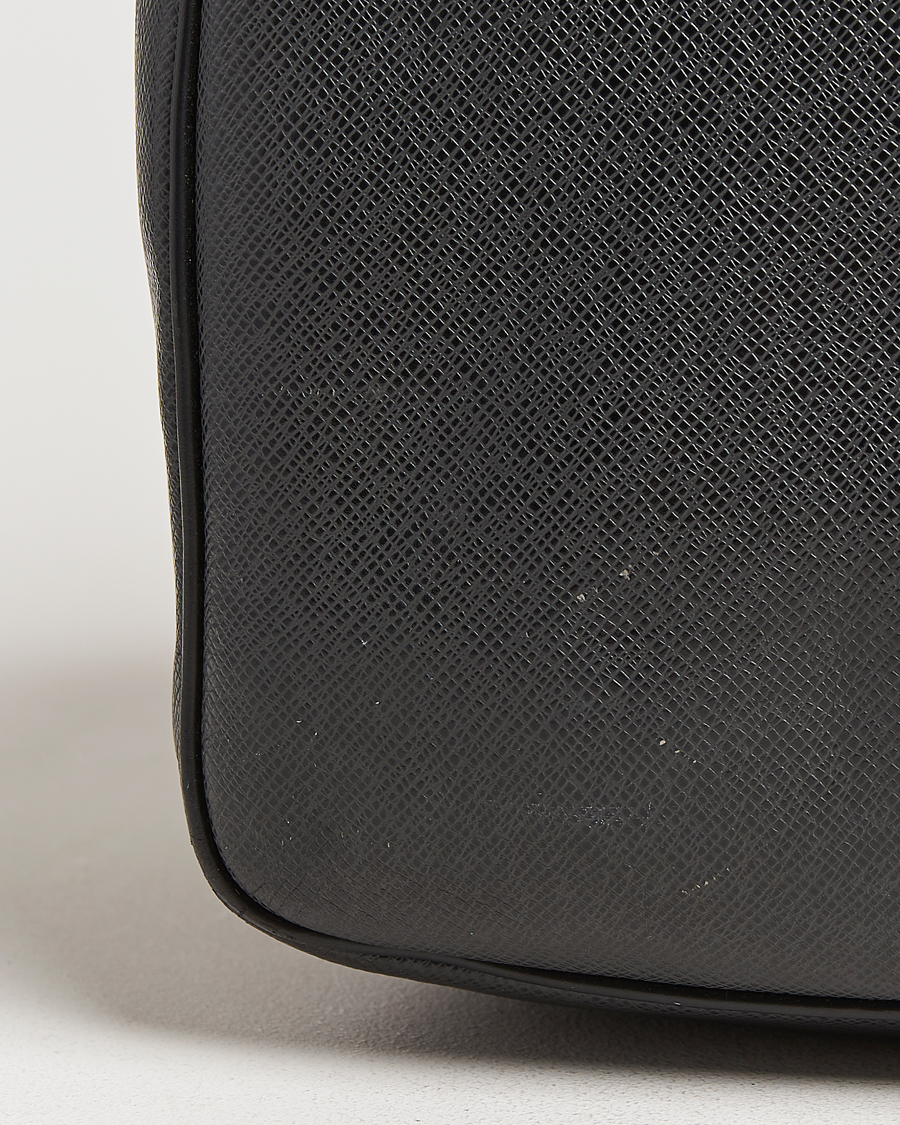 Homme | Louis Vuitton Pre-Owned Neo Kendall PM Bag Taiga Black | Louis Vuitton Pre-Owned | Neo Kendall PM Bag Taiga Black