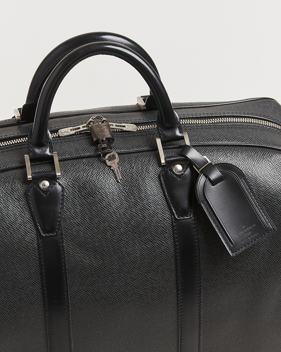 Homme | Louis Vuitton Pre-Owned Neo Kendall PM Bag Taiga Black | Louis Vuitton Pre-Owned | Neo Kendall PM Bag Taiga Black