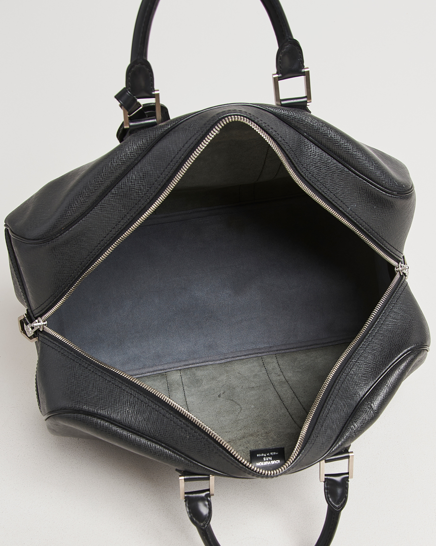 Homme | Louis Vuitton Pre-Owned Neo Kendall PM Bag Taiga Black | Louis Vuitton Pre-Owned | Neo Kendall PM Bag Taiga Black