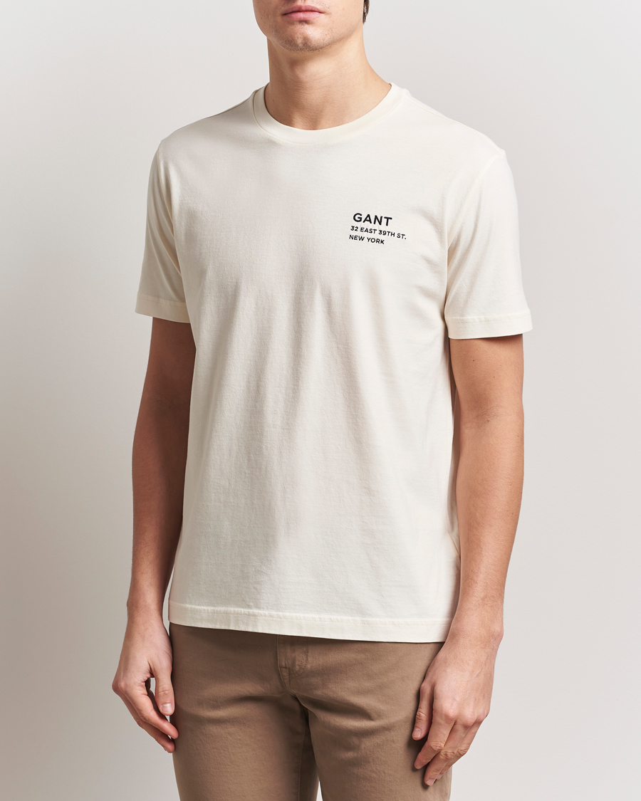 Homme | T-shirts | GANT | Small Graphic Crew Neck T-Shirt Cream