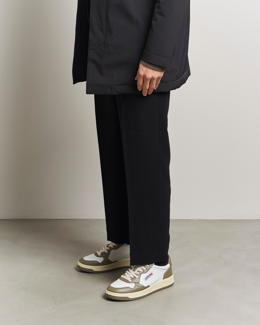 Homme | Autry Medalist Low Super Soft Leather Sneaker White/Covert Green | Autry | Medalist Low Super Soft Leather Sneaker White/Covert Green