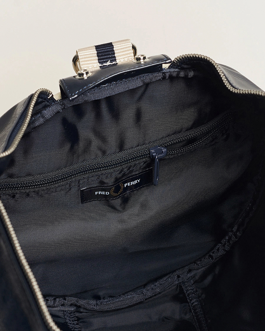Homme | Sacs | Fred Perry | Classic Barrel Bag Navy/Ecru