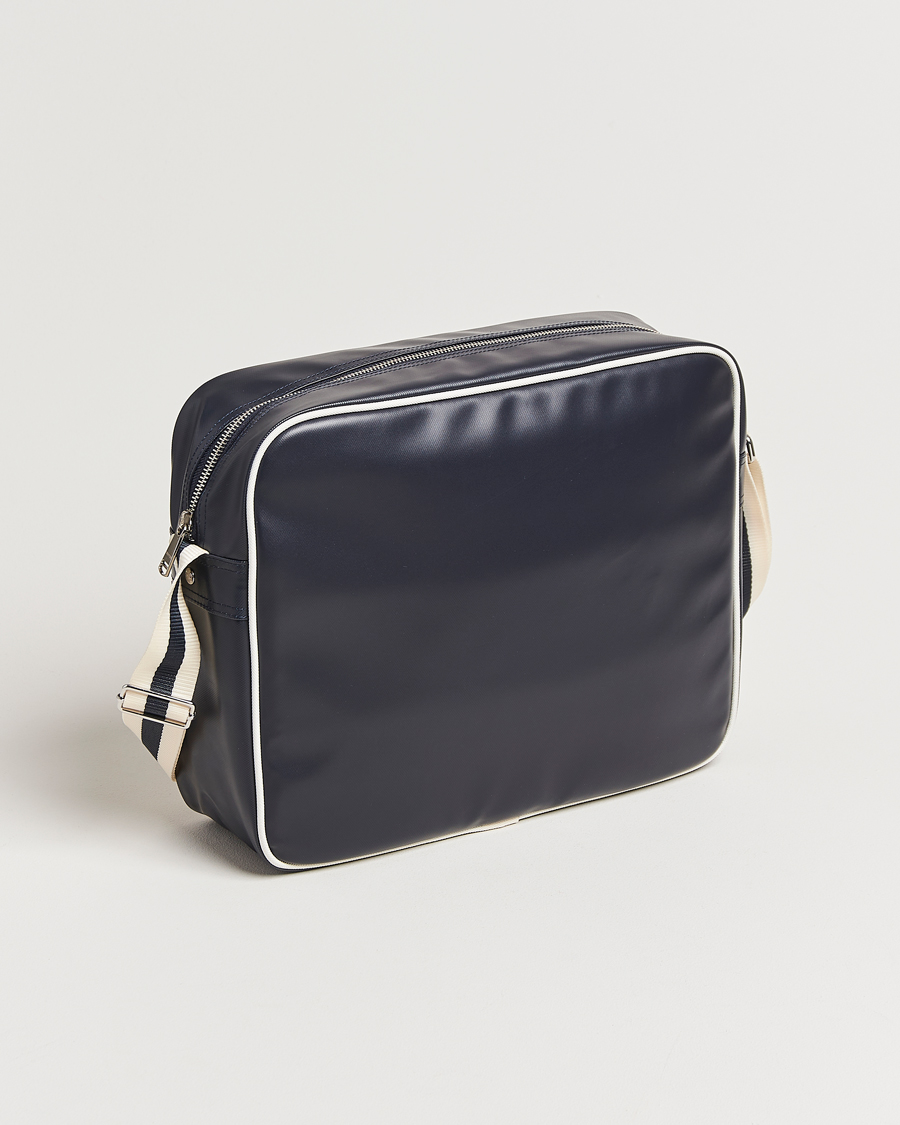 Homme | Fred Perry Classic Shoulder Bag Navy/Ecru | Fred Perry | Classic Shoulder Bag Navy/Ecru